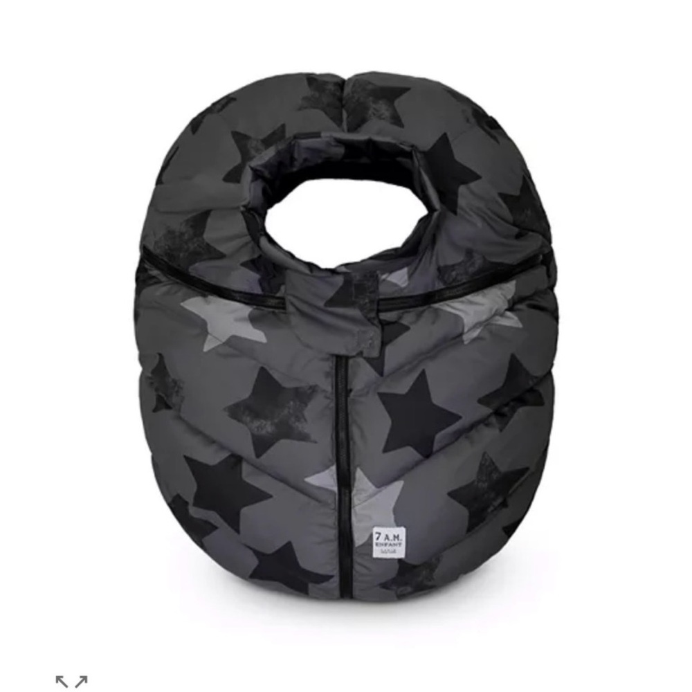 7 A.M. Enfant Star-Print Cocoon car seat cover